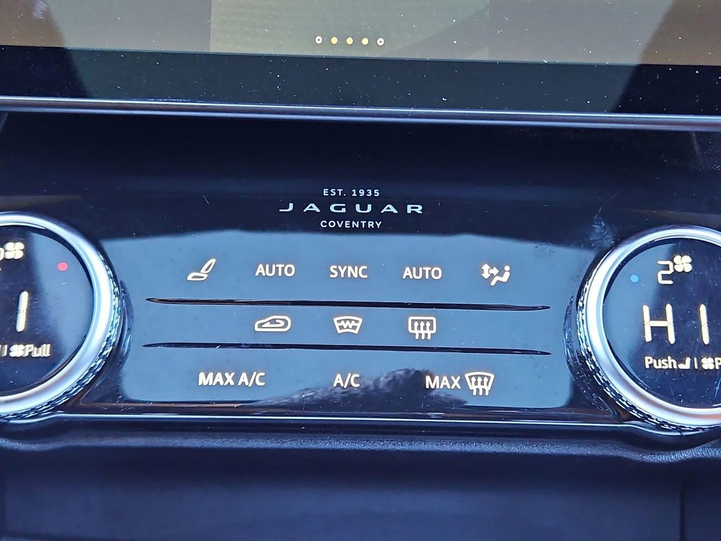 Used 2023 Jaguar XF R-Dynamic SE image 17