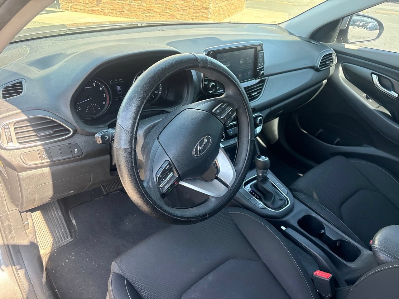 Used 2020 Hyundai Elantra GT FWD image 4