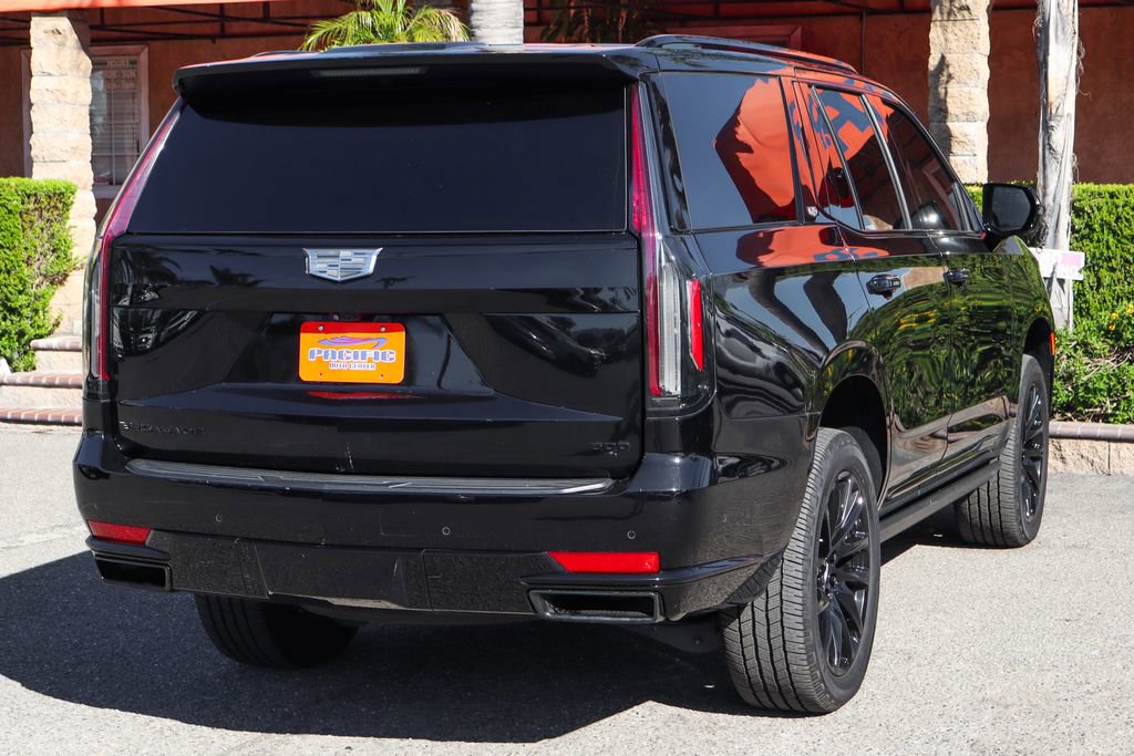 Used 2023 Cadillac Escalade Sport Platinum w/ LPO, ONYX Package AWD/4WD image 13