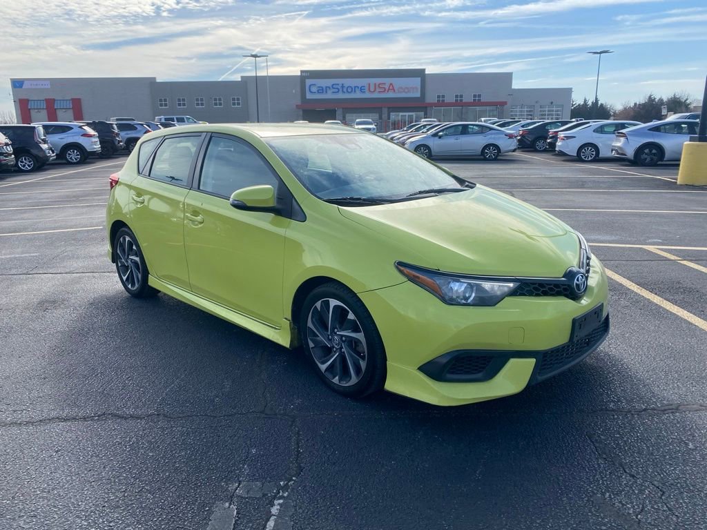 Used 2018 Toyota Corolla iM image 1