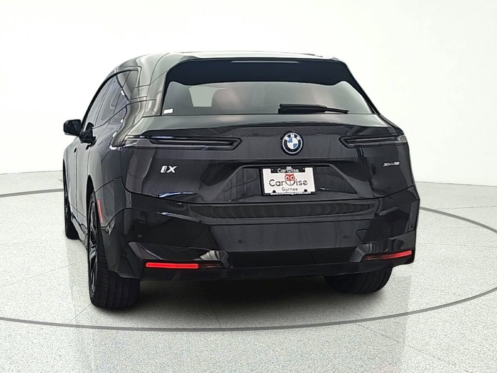 Used 2023 BMW iX xDrive50 w/ Sport Package AWD/4WD image 6