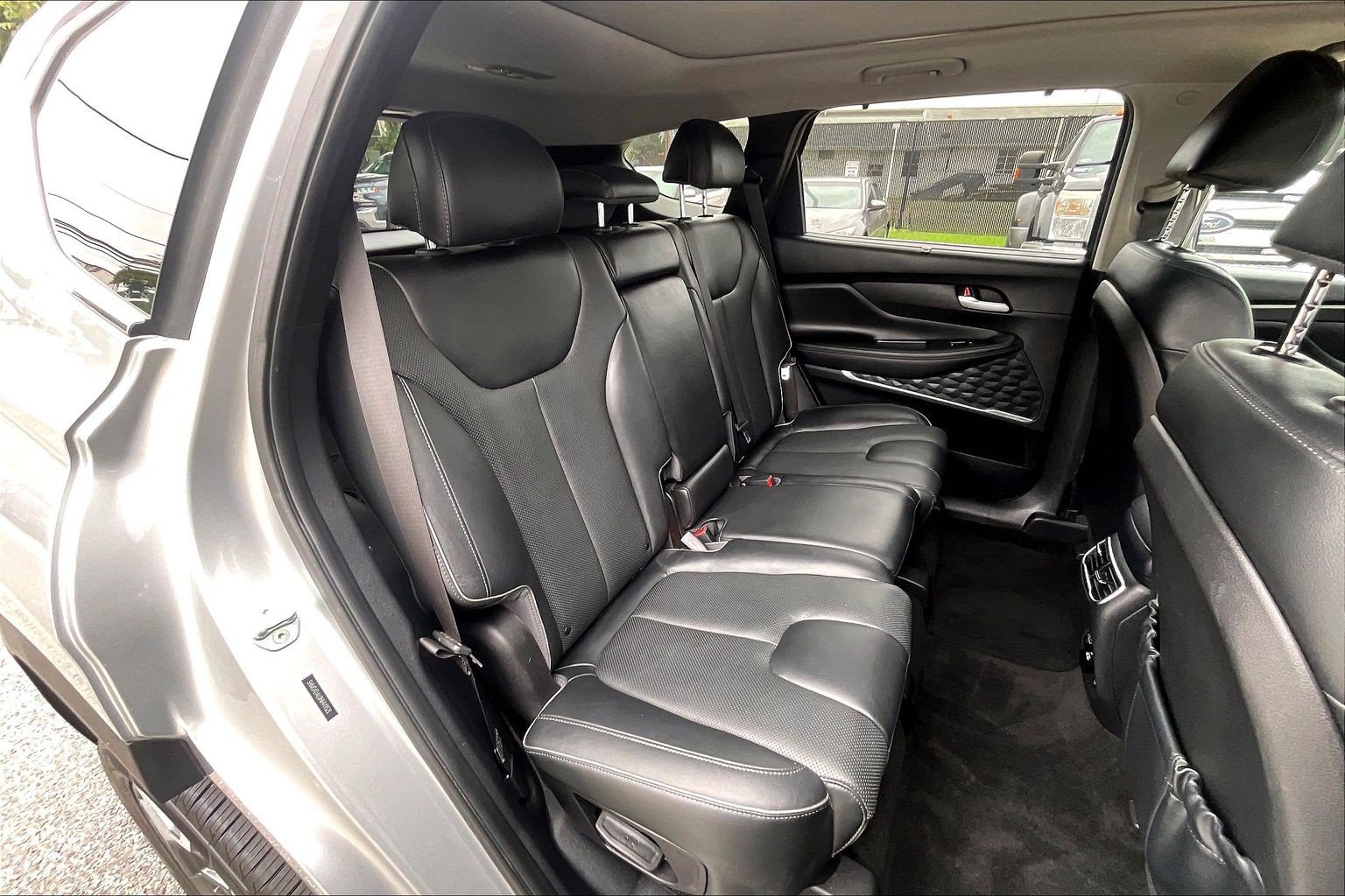 Used 2022 Hyundai Santa Fe Limited AWD/4WD image 32