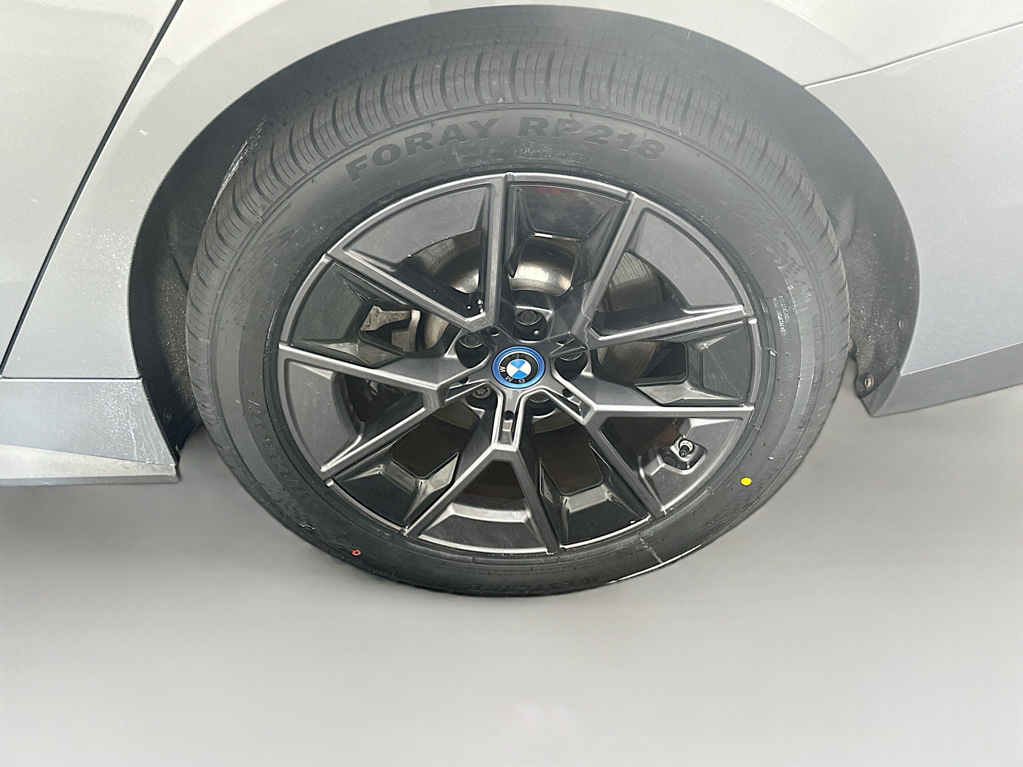 Used 2023 BMW i4 eDrive35 RWD image 11