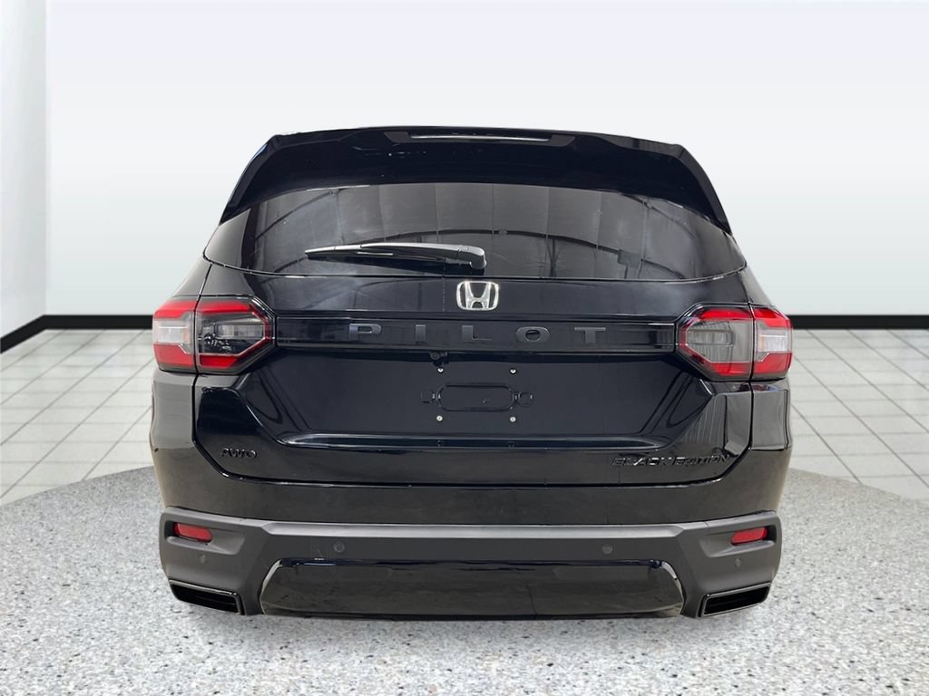 New 2026 Honda Pilot Black Edition image 4