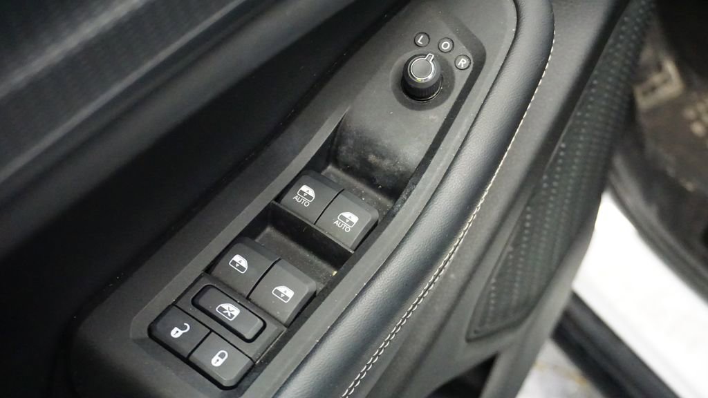 Used 2023 Jeep Grand Cherokee L Laredo image 22