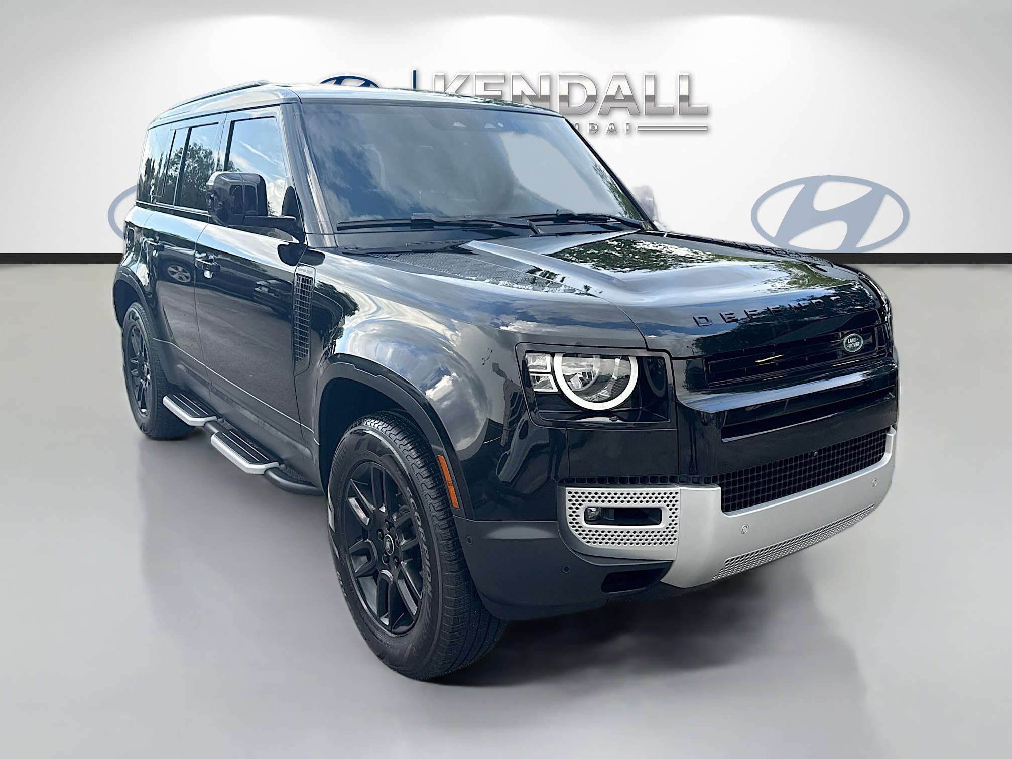 Used 2023 Land Rover Defender 110 S AWD/4WD image 1