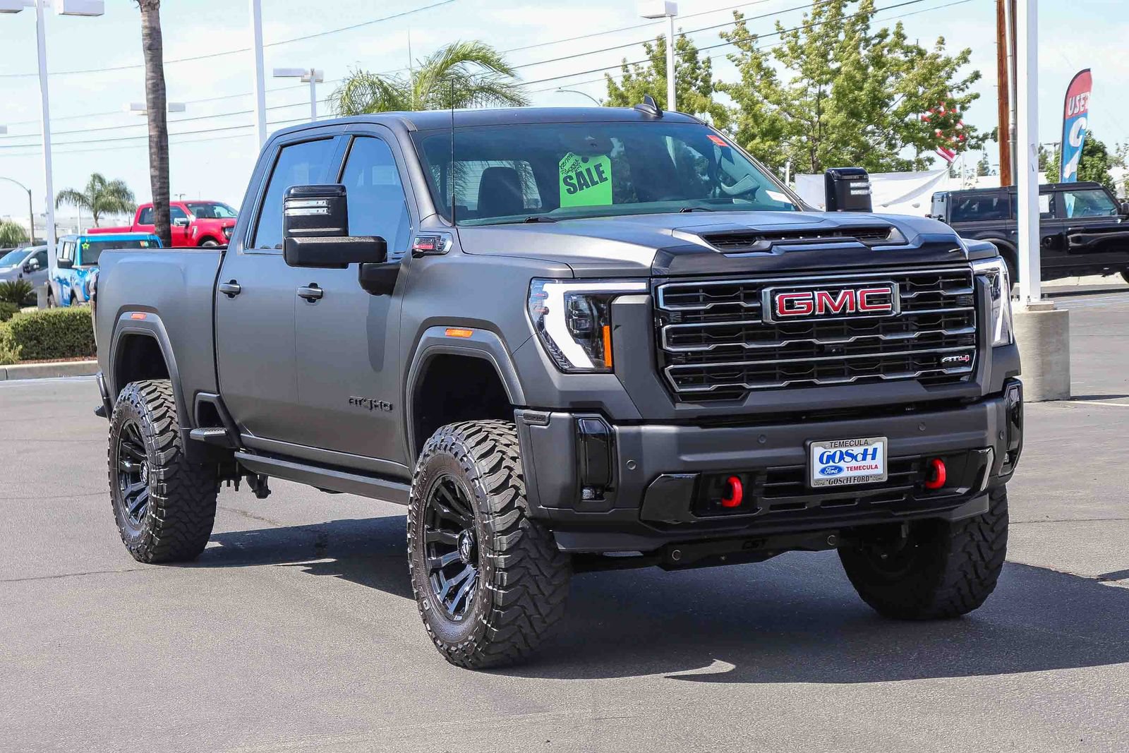 Used 2025 GMC Sierra 2500 AT4 w/ AT4 Premium Plus Package AWD/4WD image 3