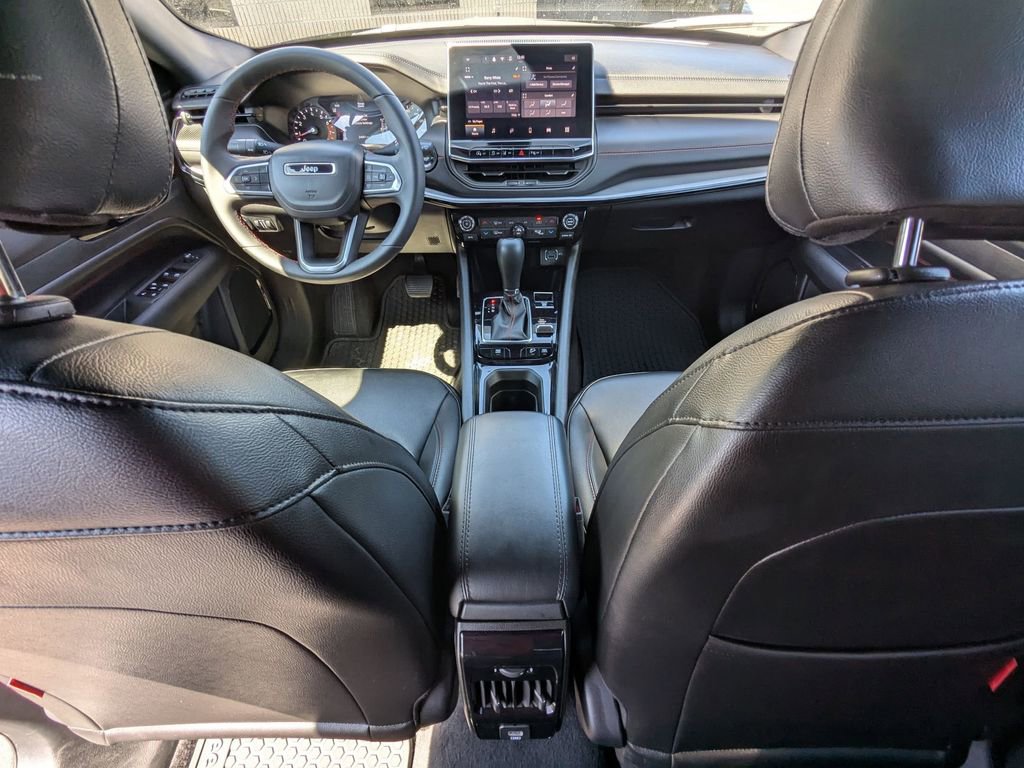 Used 2025 Jeep Compass Trailhawk AWD/4WD image 26