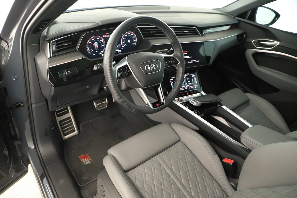 Certified 2024 Audi SQ8 e-tron Premium Plus w/ Black Optic Package AWD/4WD image 15