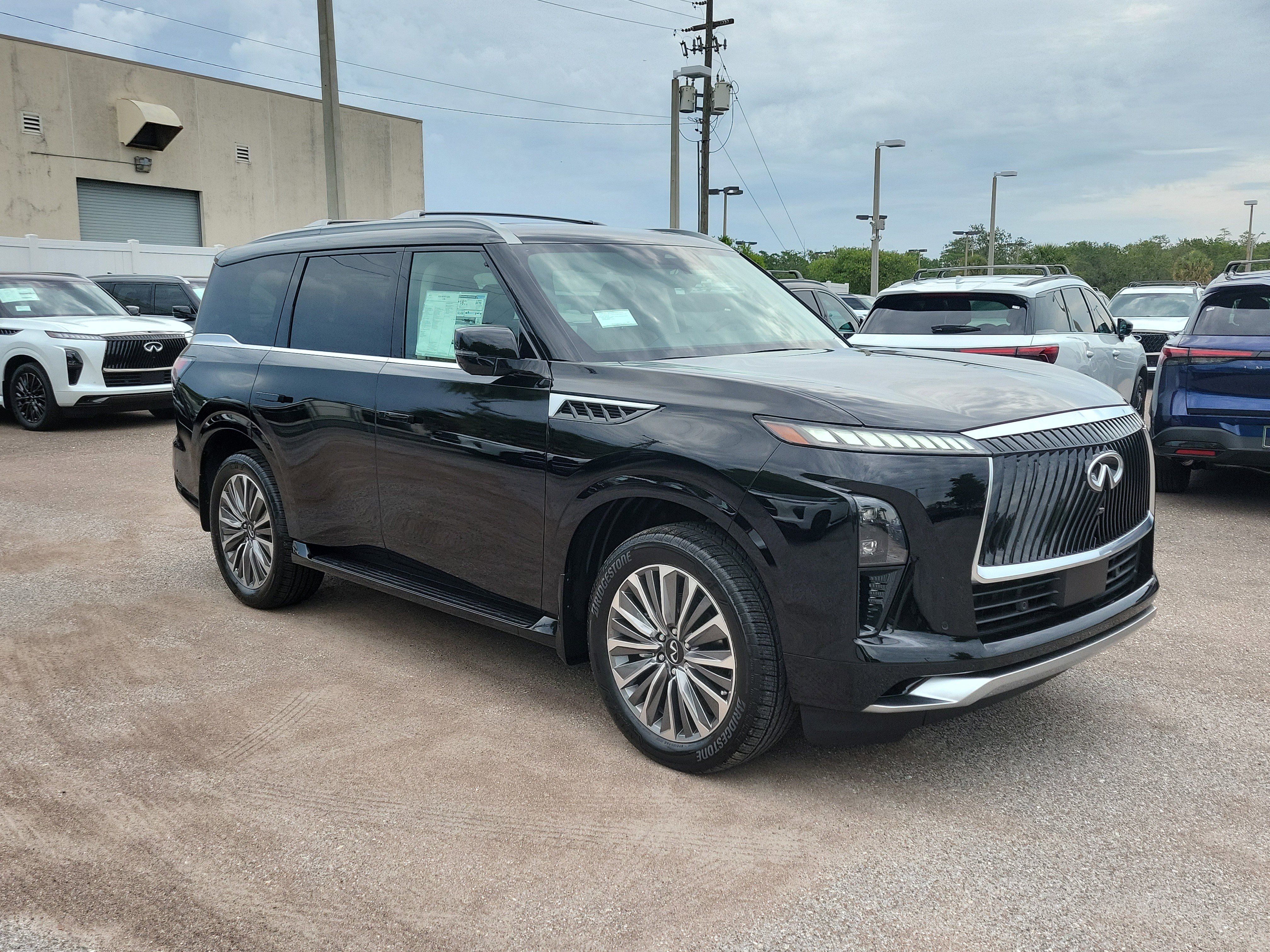 New 2026 INFINITI QX80 Luxe w/ Exterior Package RWD image 2