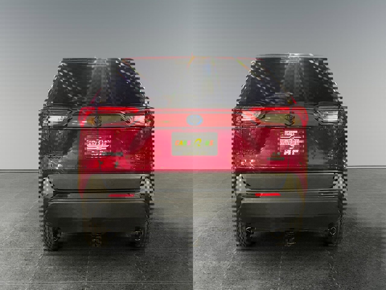 Used 2021 Toyota RAV4 LE image 5