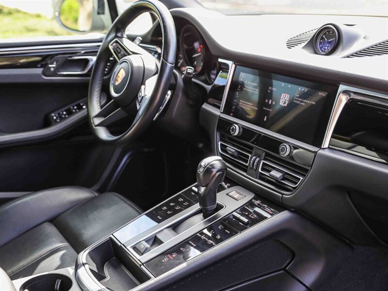Used 2023 Porsche Macan w/ Premium Package Plus AWD/4WD image 23