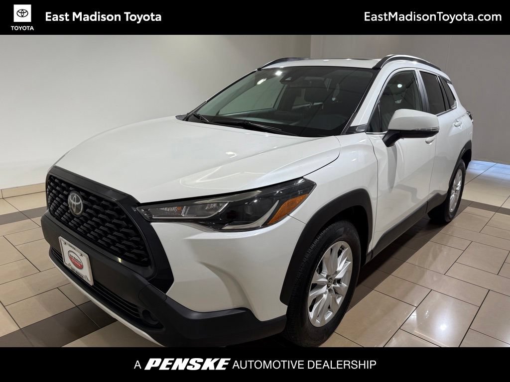 Certified 2022 Toyota Corolla Cross LE w/ Moonroof Package AWD/4WD image 1
