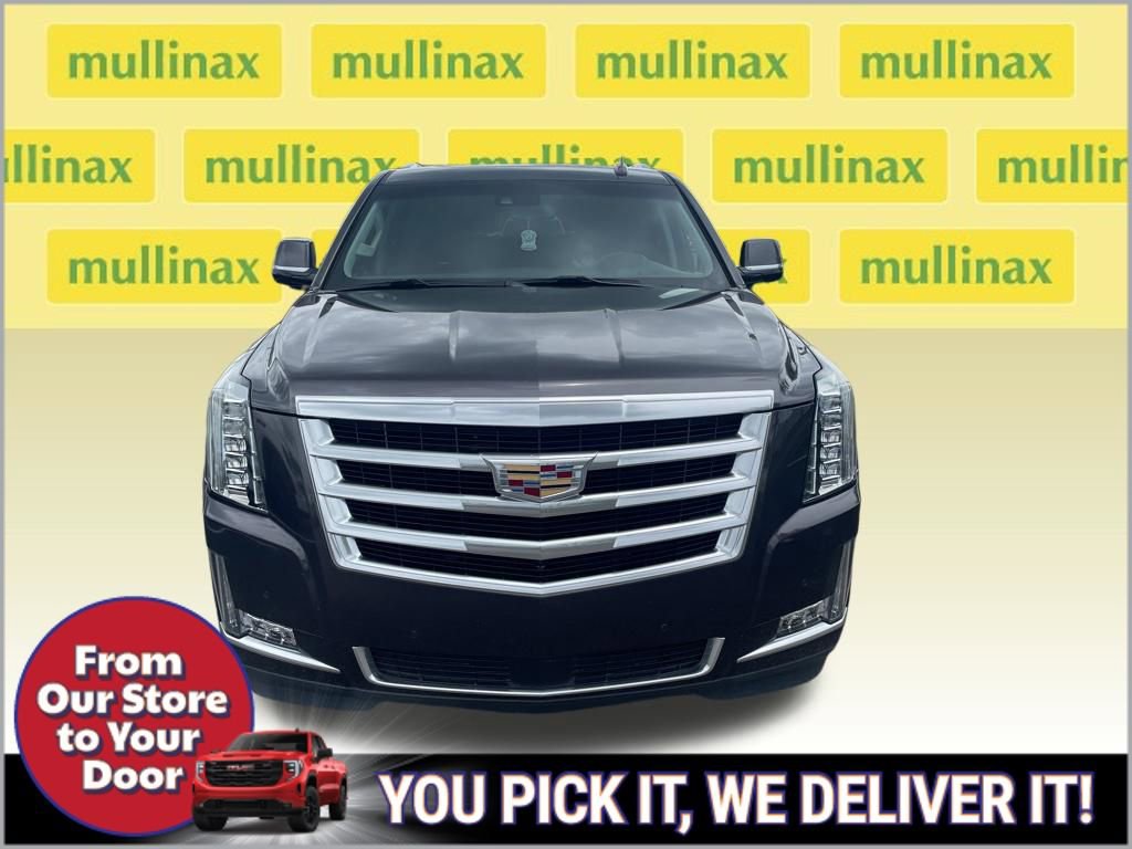 Used 2018 Cadillac Escalade Premium Luxury RWD image 2