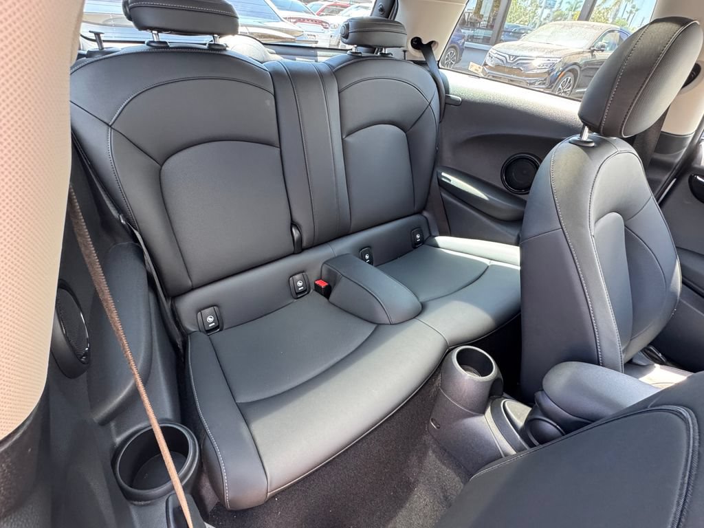 Used 2023 MINI Cooper 2-Door Hardtop FWD image 21