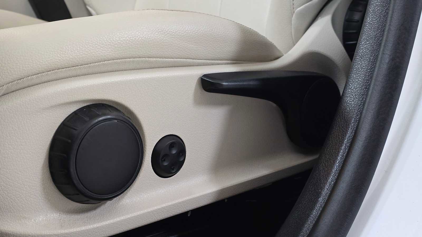 Certified 2022 Mercedes-Benz GLB 250 4MATIC image 26