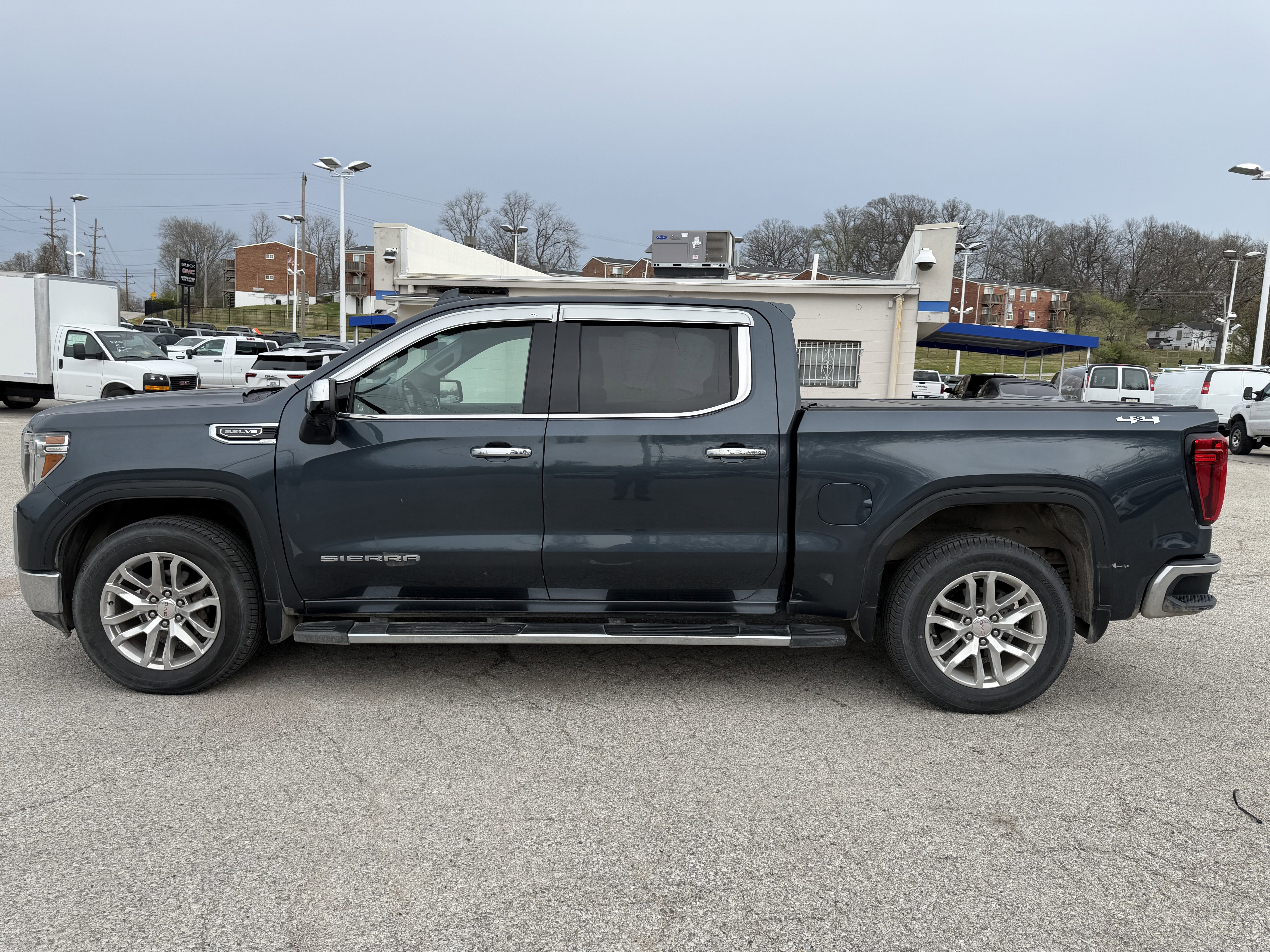 Used 2020 GMC Sierra 1500 SLT w/ SLT Premium Package image 4