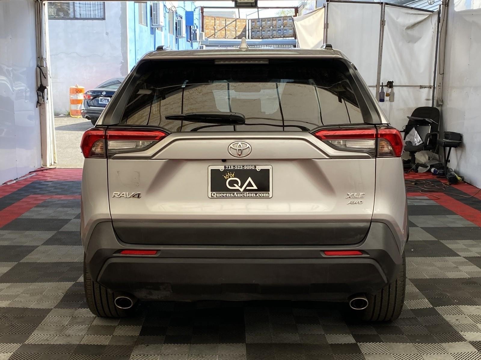 Used 2020 Toyota RAV4 XLE w/ Convenience Package AWD/4WD image 5