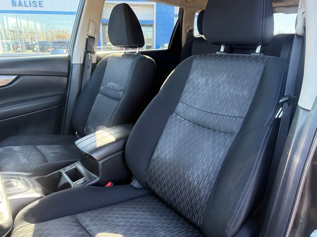 Used 2017 Nissan Rogue SV image 20