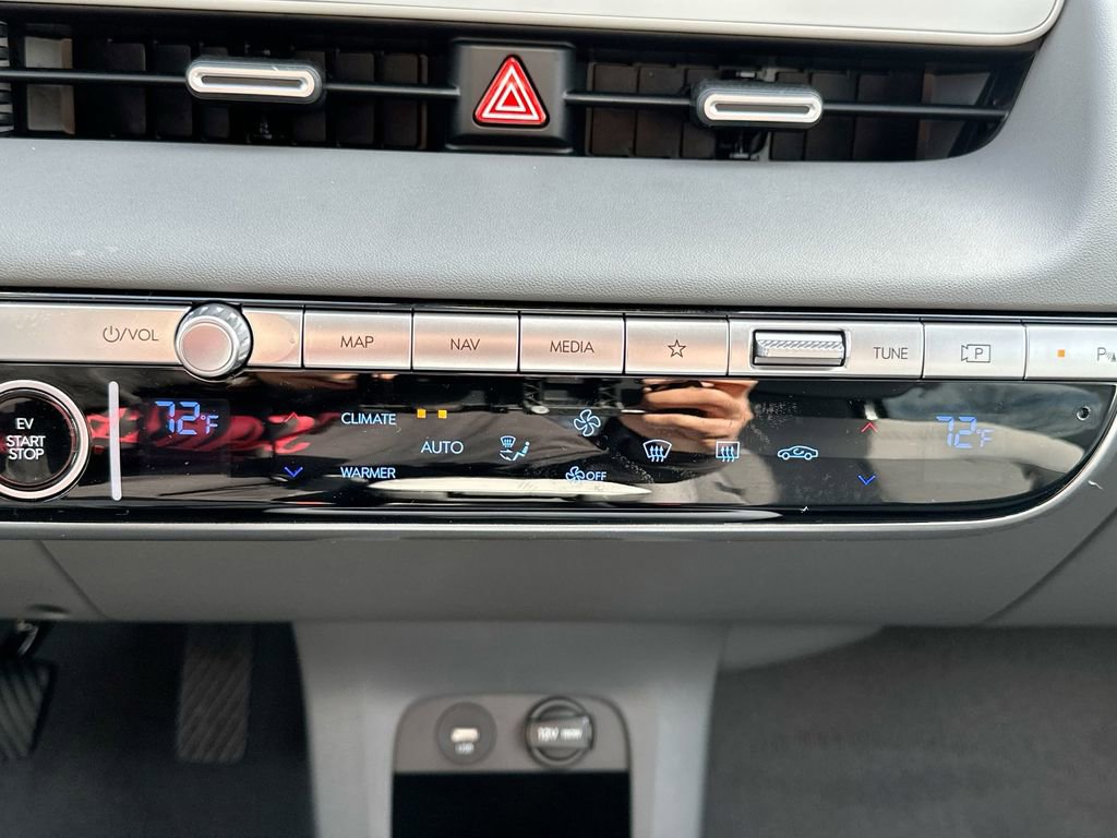 New 2024 Hyundai Ioniq 5 SEL image 39