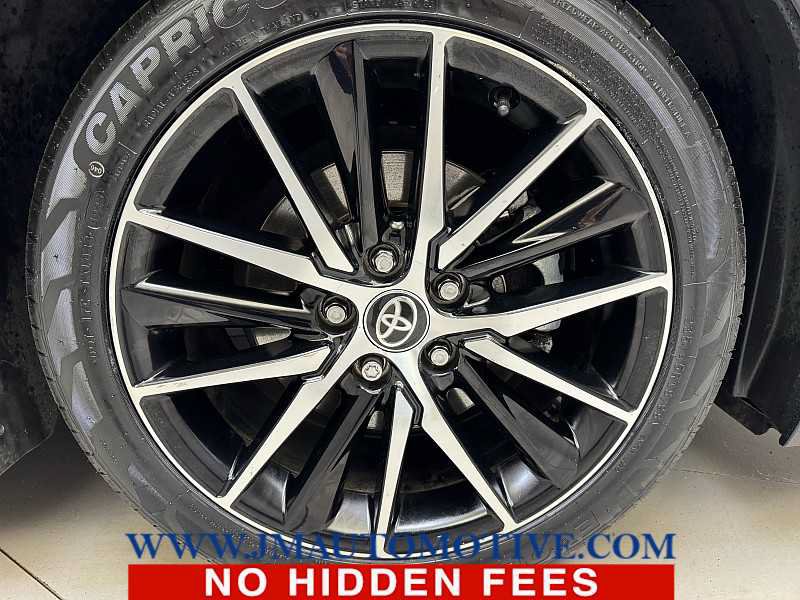 Used 2023 Toyota Camry SE FWD image 9