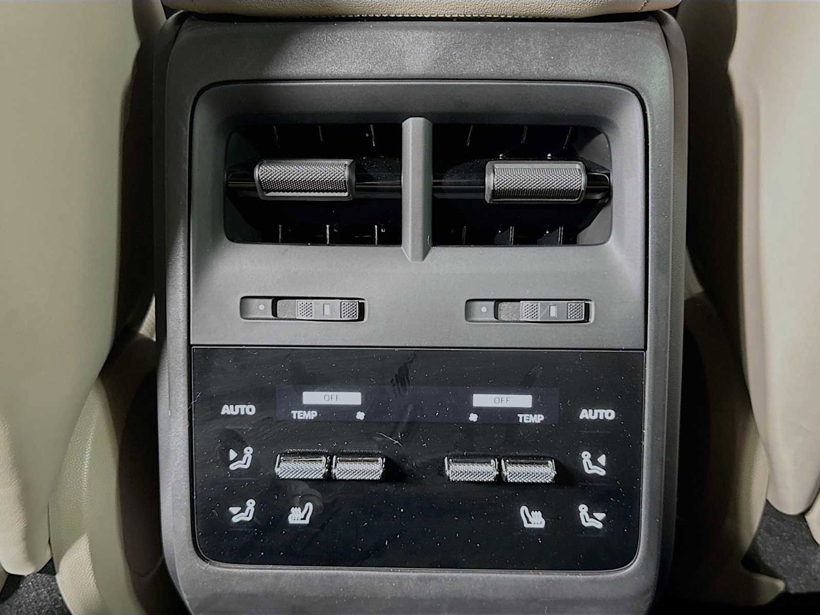 Certified 2025 Porsche Macan 4S Electric image 27