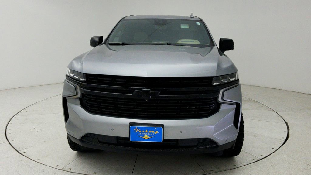Used 2023 Chevrolet Suburban Premier image 2
