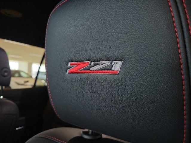Used 2025 Chevrolet Traverse Z71 AWD/4WD image 30