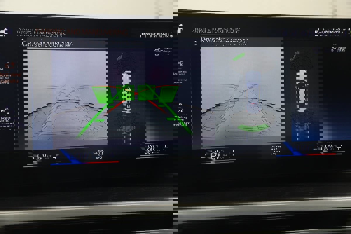 Used 2023 BMW 330e xDrive w/ Premium Package image 10