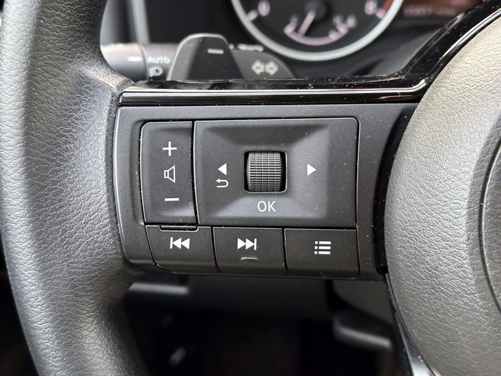 Certified 2021 Nissan Rogue SV image 20