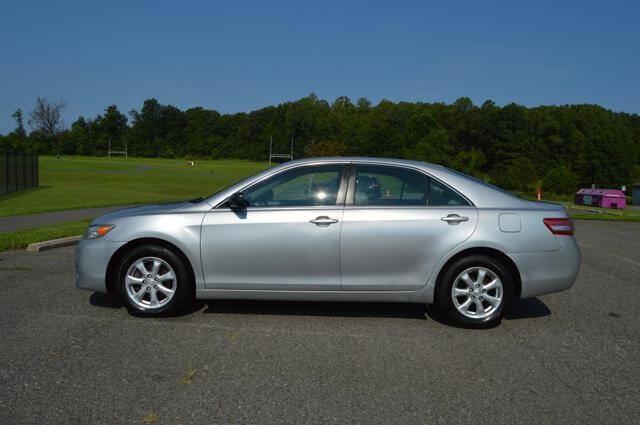 Used 2011 Toyota Camry LE w/ LE Extra-Value Pkg FWD image 5
