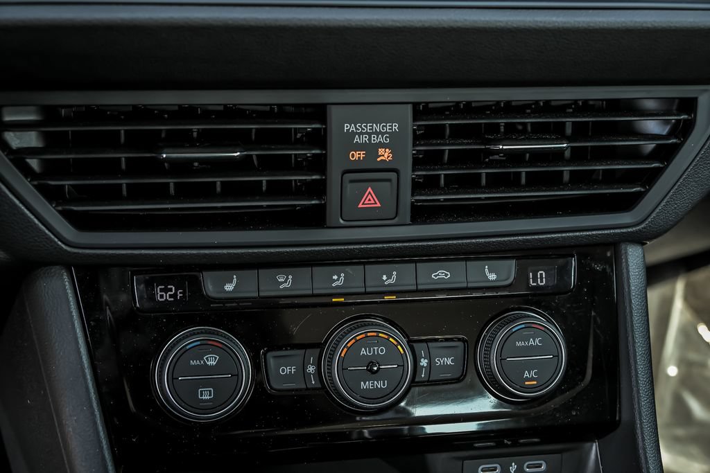 Used 2023 Volkswagen Jetta SE FWD image 23