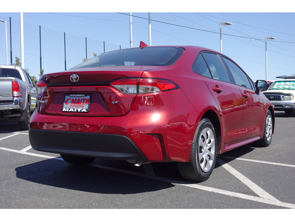 Certified 2025 Toyota Corolla LE FWD image 3