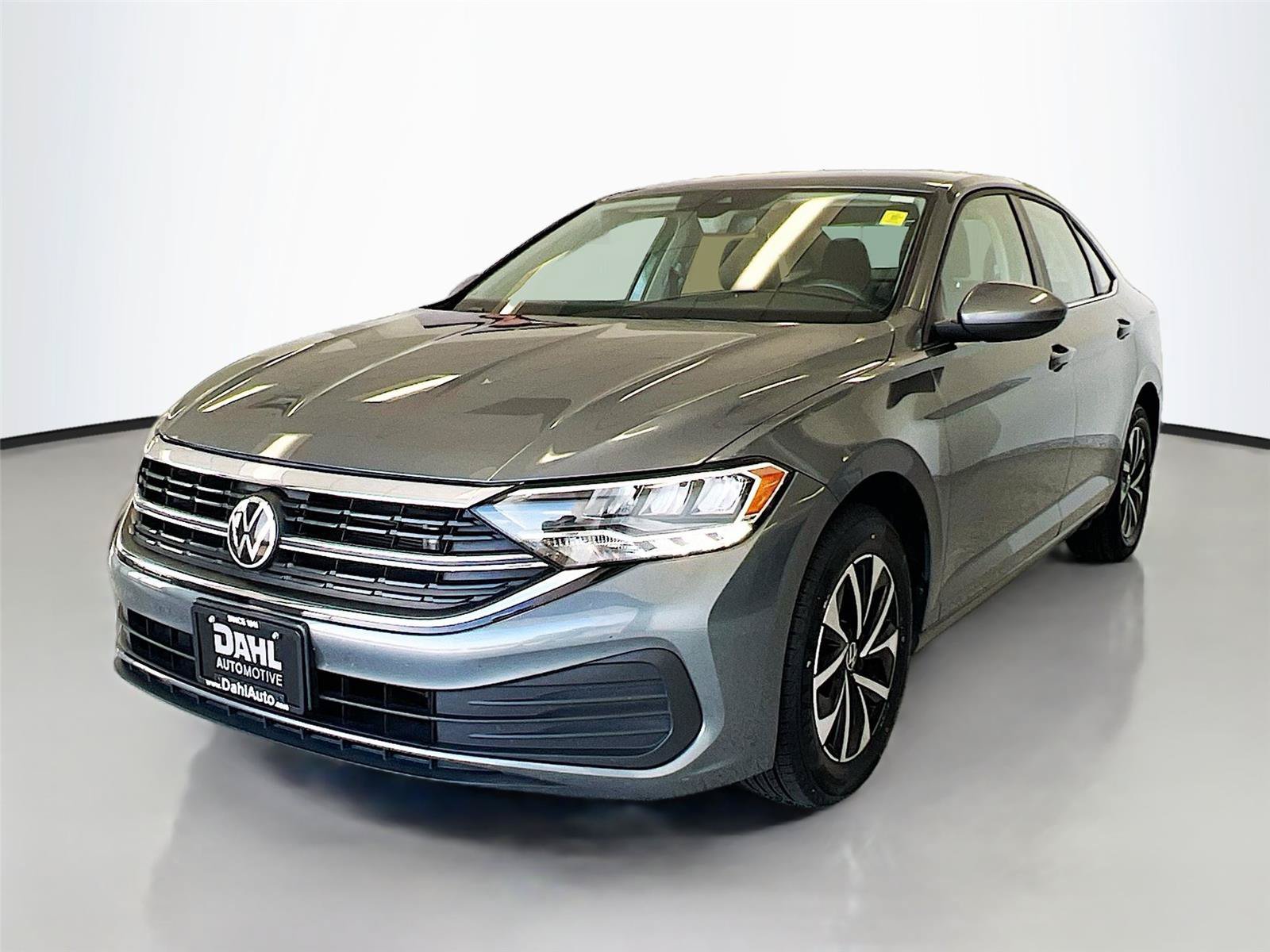 Used 2024 Volkswagen Jetta S FWD image 4