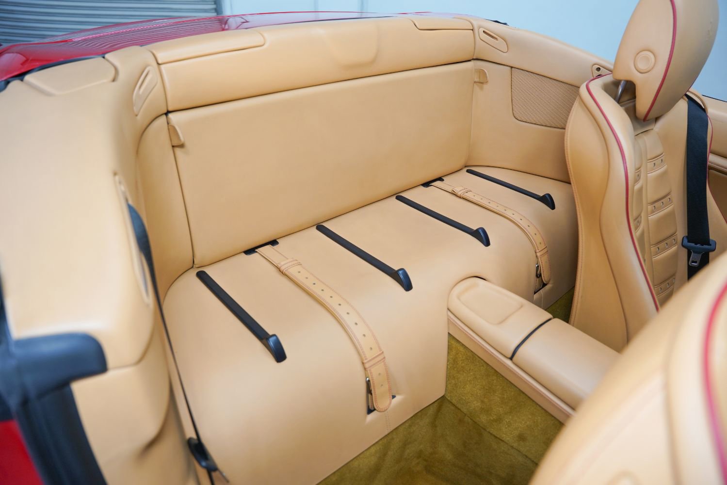 Used 2012 Ferrari California image 33