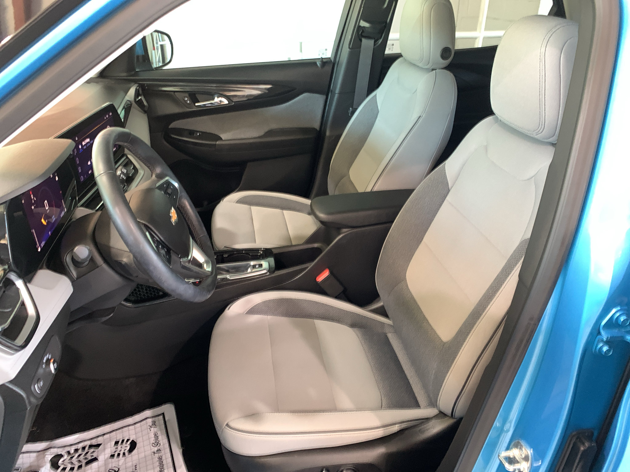 Used 2025 Chevrolet TrailBlazer LT w/ Convenience Package FWD image 14