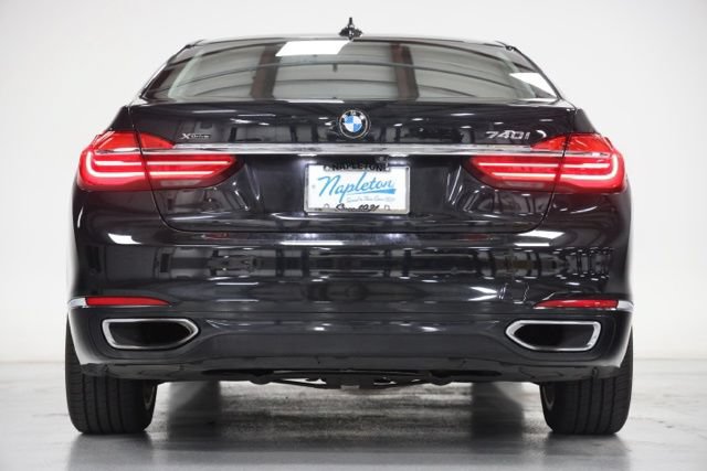 Used 2017 BMW 740i xDrive AWD/4WD image 11