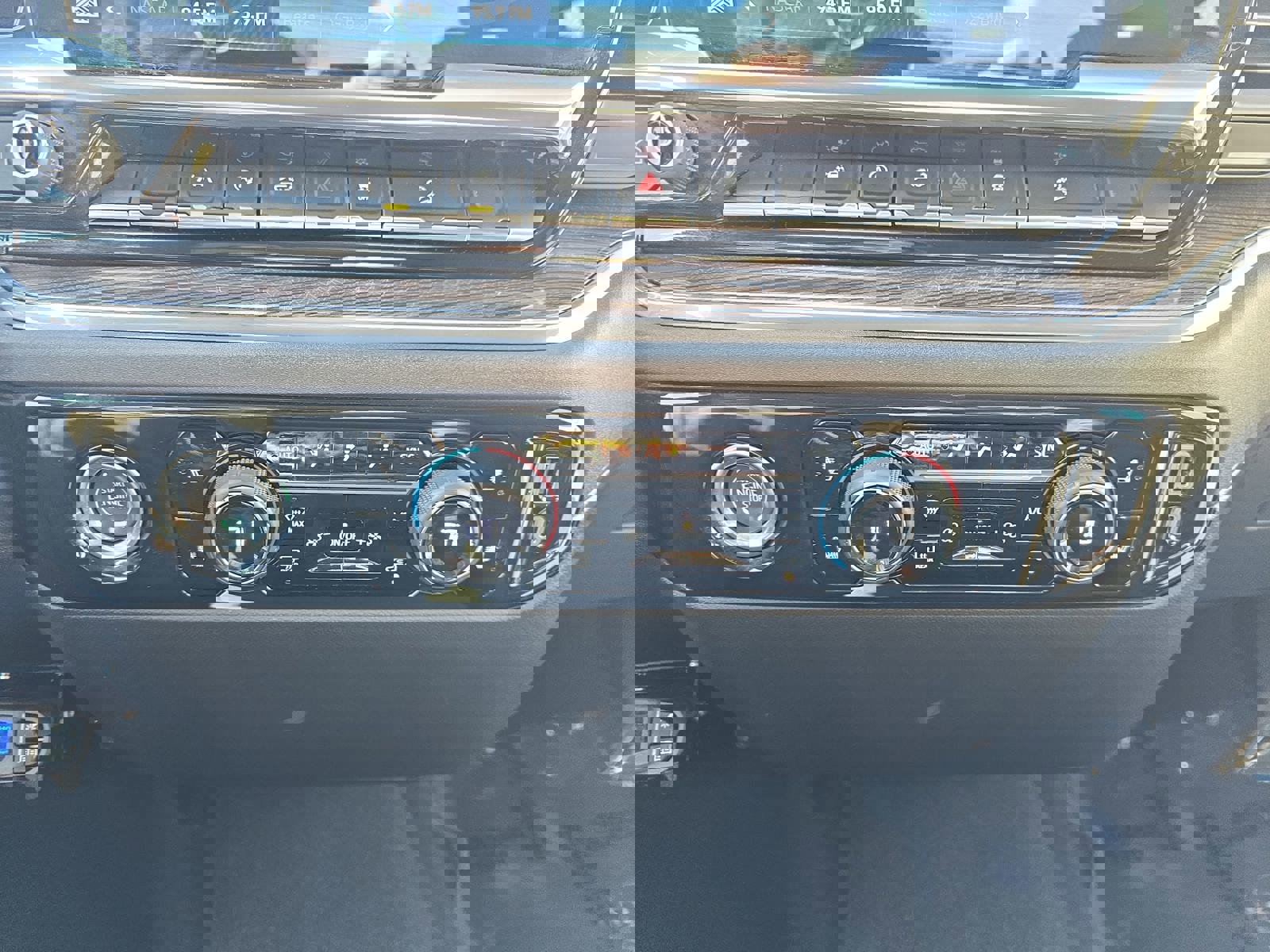 Used 2024 Chevrolet Silverado 1500 RST image 23