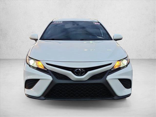 Used 2020 Toyota Camry SE video 2