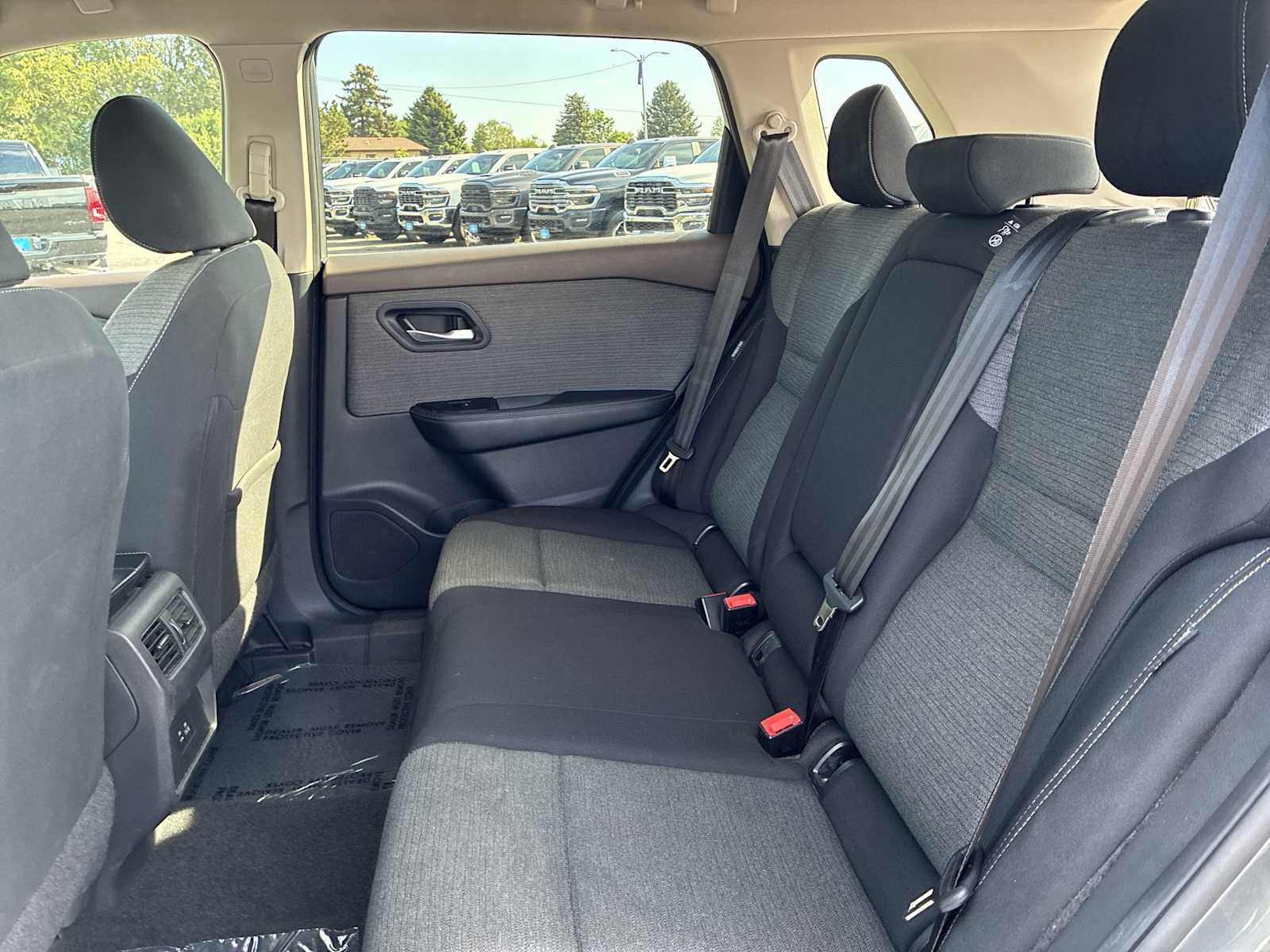 Used 2023 Nissan Rogue SV AWD/4WD image 23