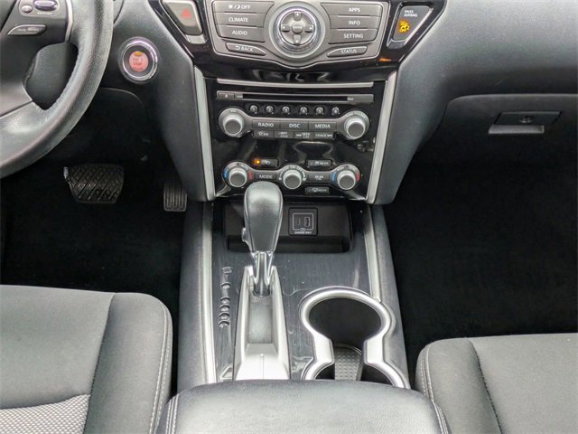 Used 2020 Nissan Pathfinder SV image 21