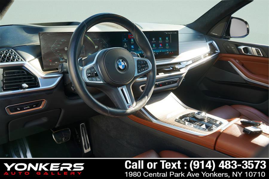 Used 2024 BMW X7 M60i w/ Executive Package image 59