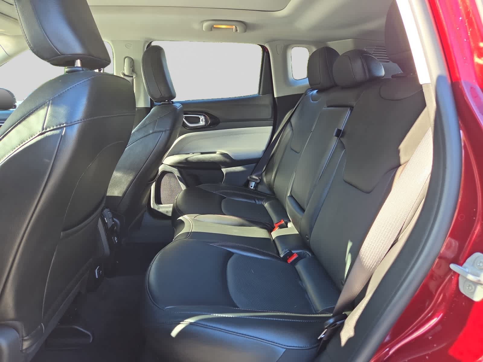 Used 2022 Jeep Compass Limited w/ Sun and Sound Group AWD/4WD image 17