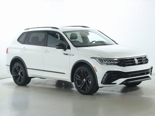 Used 2024 Volkswagen Tiguan SE R-Line AWD/4WD image 9