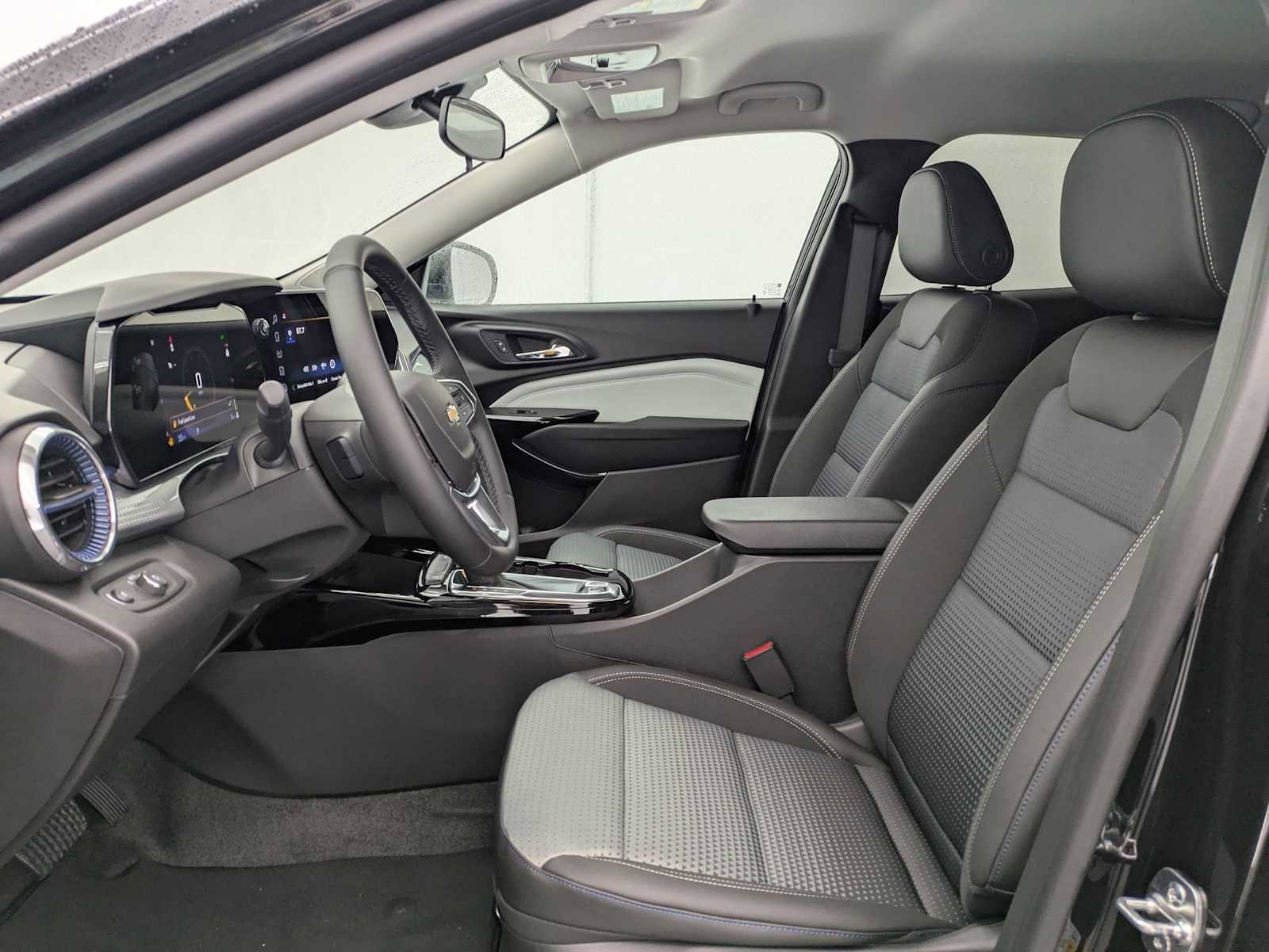 New 2026 Chevrolet Trax LT FWD image 17