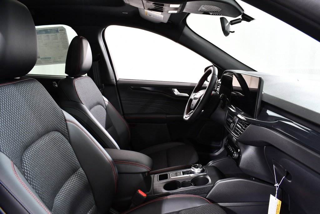 New 2025 Ford Escape ST-Line Elite w/ Tech Pack #1 image 16
