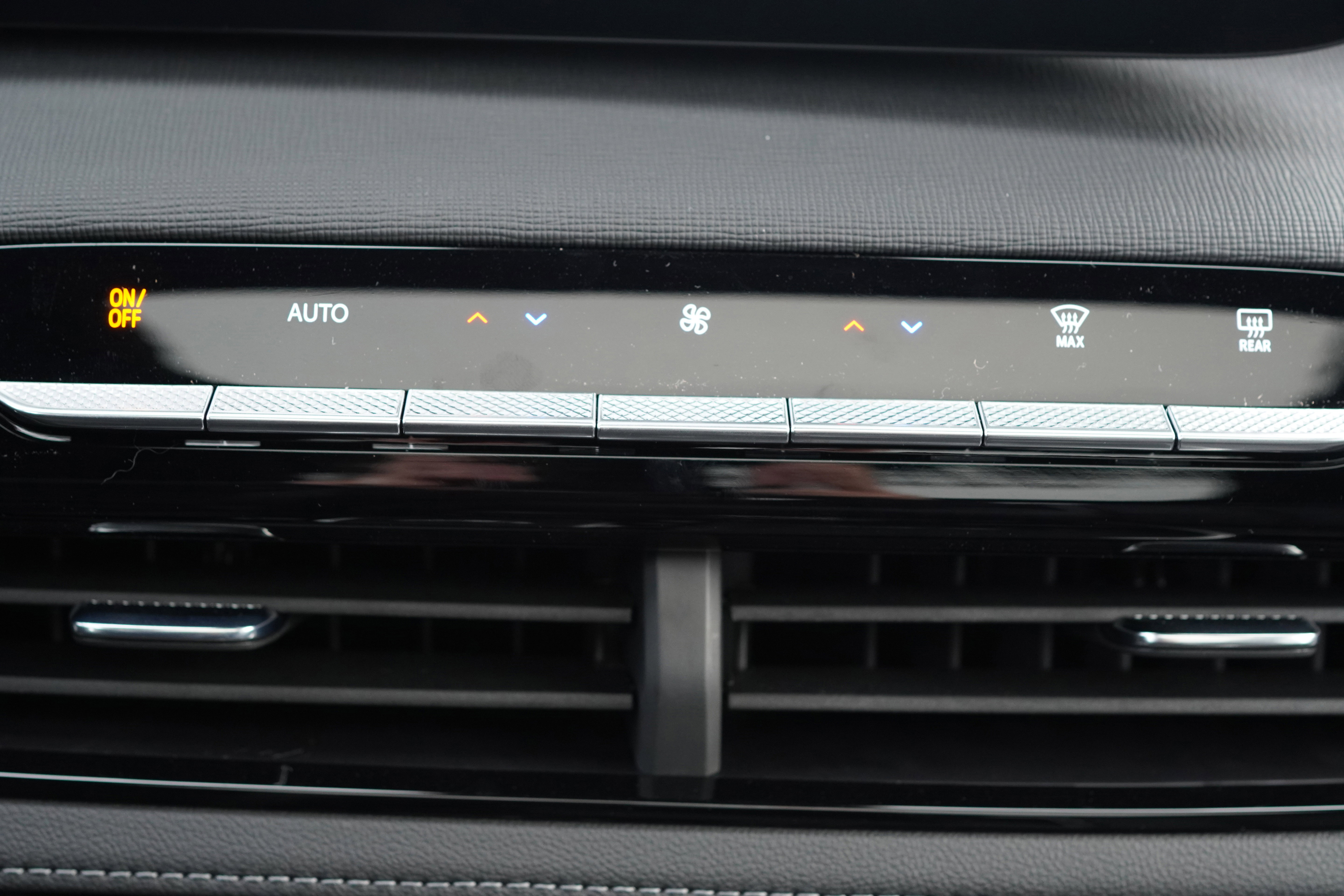 New 2026 Buick Enclave Sport Touring w/ Power Package image 39