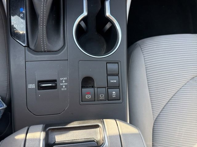 Used 2023 Toyota Highlander L FWD image 26