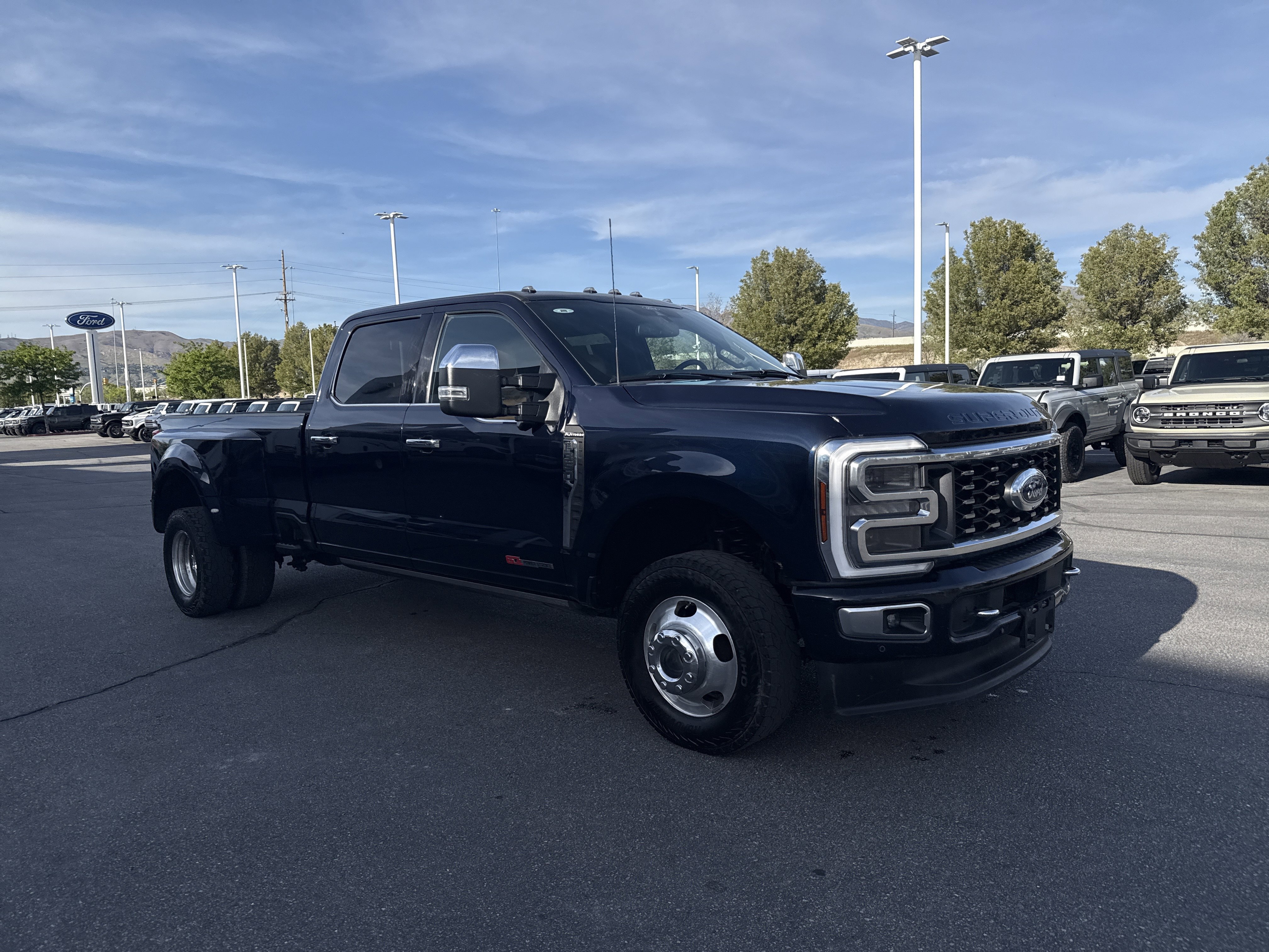 Used 2024 Ford F350 Platinum w/ FX4 Off-Road Package AWD/4WD image 7
