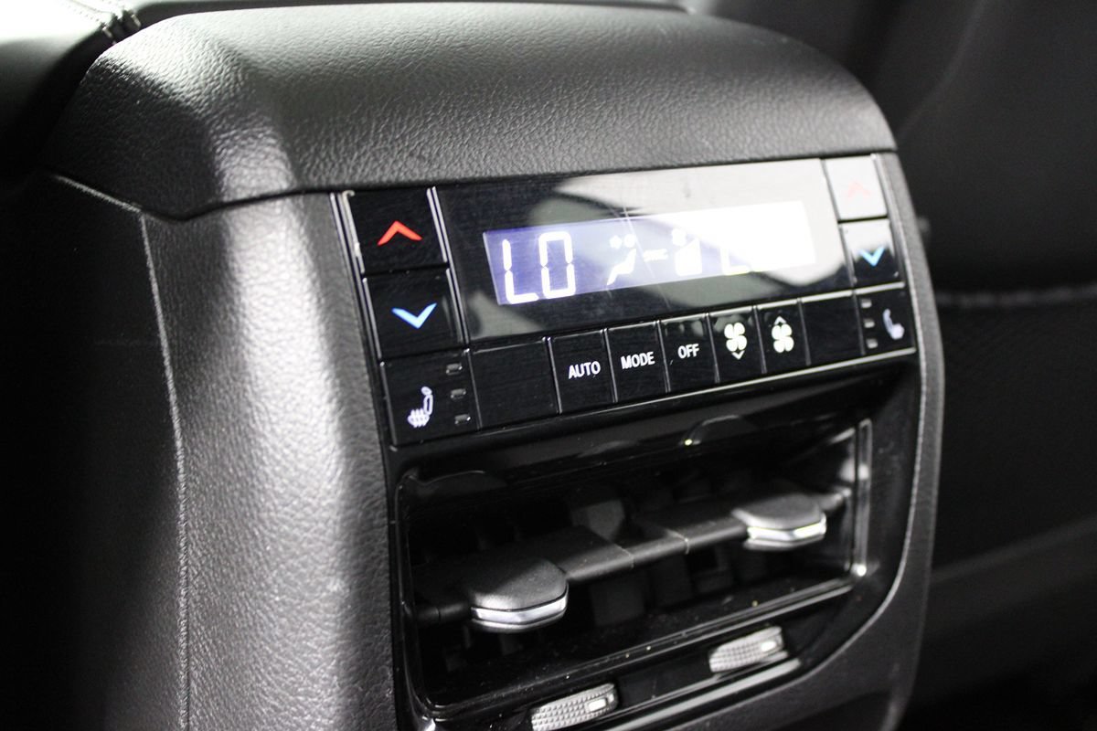 Used 2022 Jeep Grand Cherokee Overland w/ Luxury Tech Group IV AWD/4WD image 33